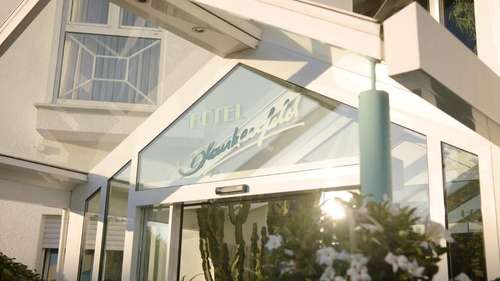 www.hotel-blankenfeld.com