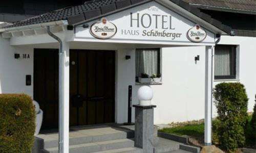 www.hotel-schoenberger.de