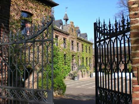 www.burg-wegberg.de