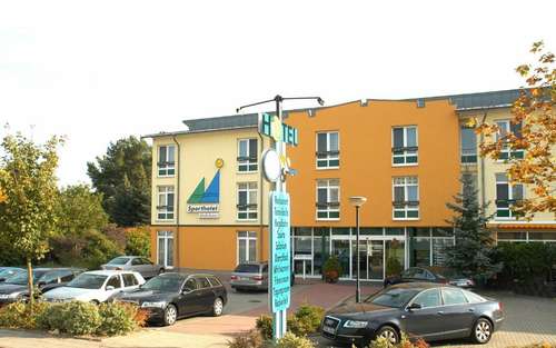 www.sporthotel-malchow.de