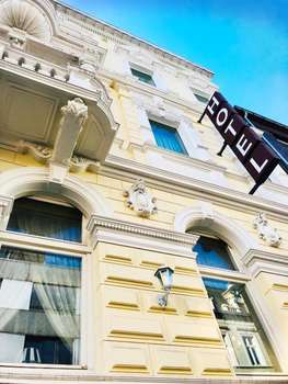 www.hotelburgund-mg.de