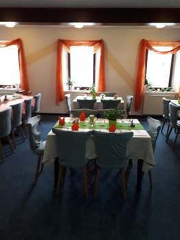 www.hotel-zum-mueckenberger-hof.de