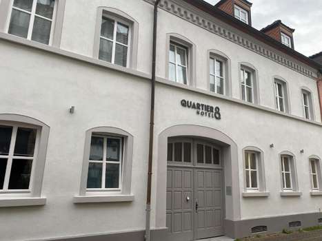 www.hotel-quartier8.de