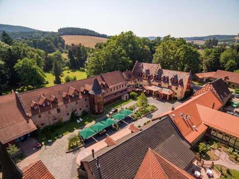 www.schlosshotel-weyberhoefe.com
