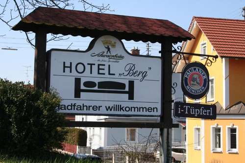 www.hotelberg-hoechstaedt.de