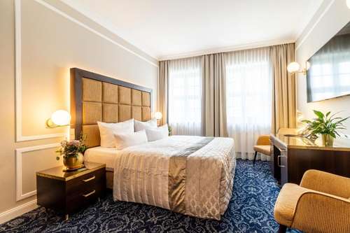 www.suitess-hotel.com