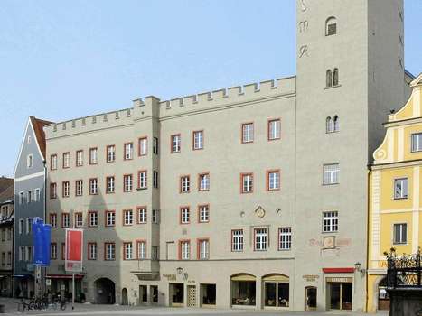 www.hotel-goldeneskreuz.com