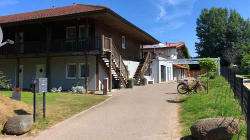 www.hotel-zierow.de