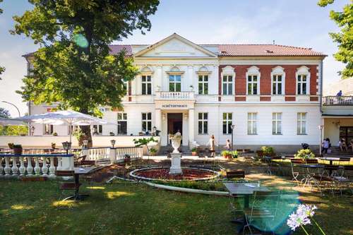 www.hotelamhain.com