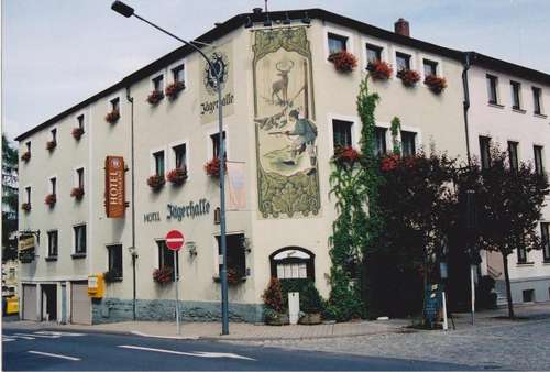www.jaegerhalle.de