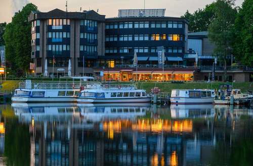 www.hotel-am-wasserfall.de
