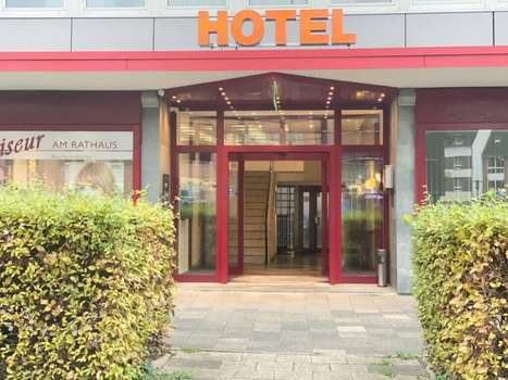 www.hotel-am-rathaus.com
