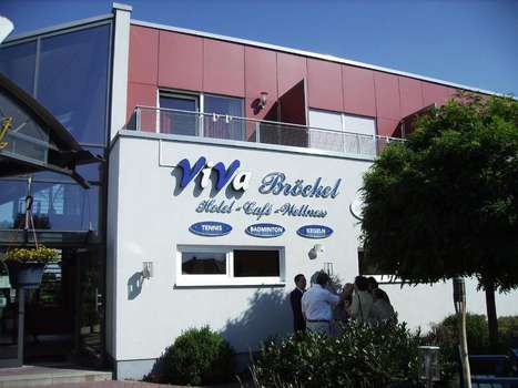 www.viva-broeckel.de