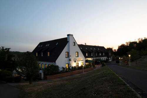 www.landhotel-kauzenberg.de