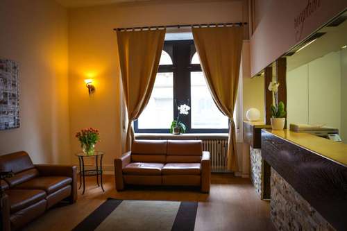 www.hotel-am-landeshaus.de