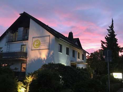 www.hotel-eikamper-hoehe.de