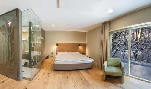 www.weiherhof-appartements.com