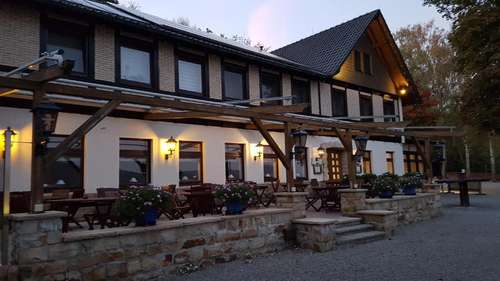 www.hotel-waldquelle.de