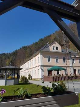 www.hotel-dekorahaus.de
