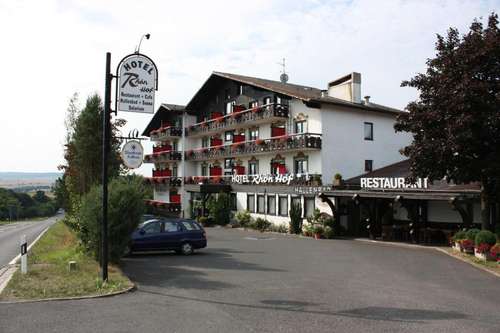 www.hotel-rhoenhof.de