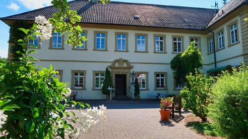 www.schloss-sennfeld.de