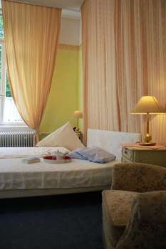 www.hotel-waldfriede.de