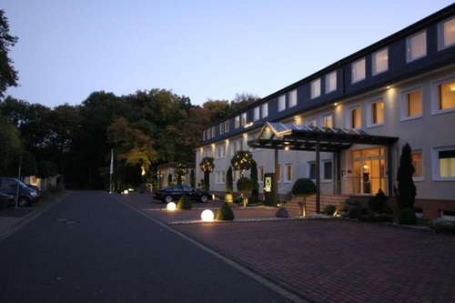www.parkhotel-ahrbergen.de