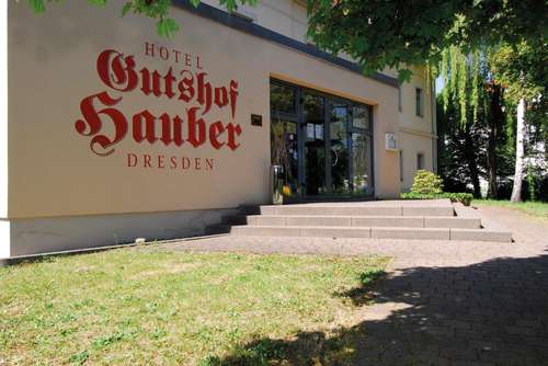 www.hotel-gutshof-hauber.de