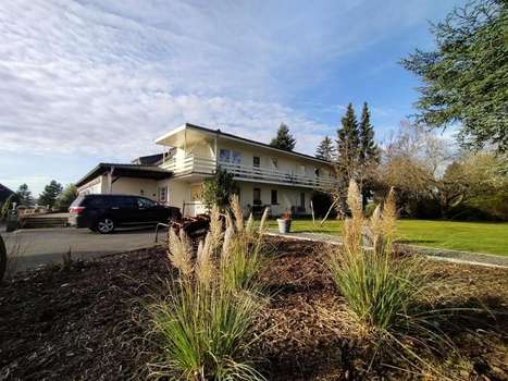 www.motorhotel-vulkanberg.com