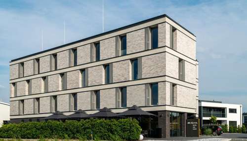www.hotel-dejanil.de