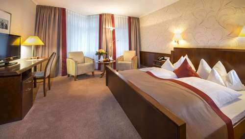www.parkhotel-stadtallendorf.de