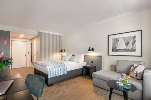 www.hotel-yachtclub.de