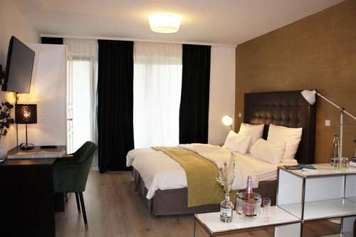 www.hotelzumsee.de