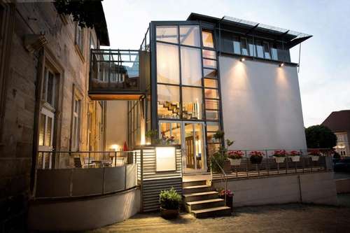 www.hotel-am-dom.com