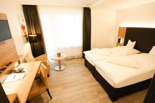 www.wiehen-therme.com