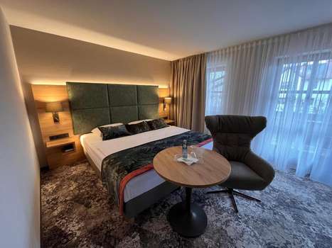 www.hotelhoelzl.de