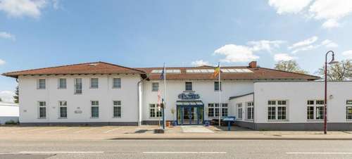 www.hotel-am-wariner-see.de