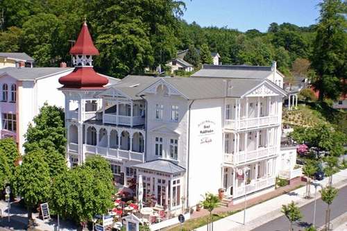 www.hotel-waldfrieden-ruegen.de