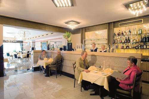 www.hotel-schuenemann.de
