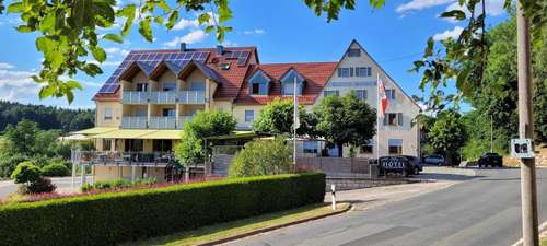 www.gruener-baum-kuehnhofen.de