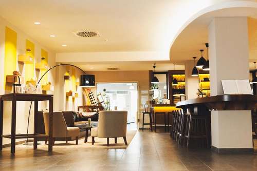 www.weinhotel-kaisergarten.de