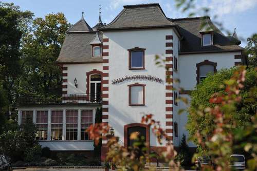 www.villa-sophienhoehe.de