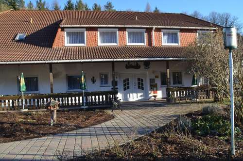 www.land-gut-hotel-am-wald.com