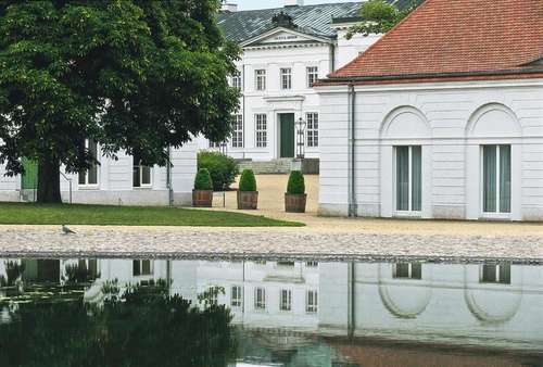 www.schlossneuhardenberg.de