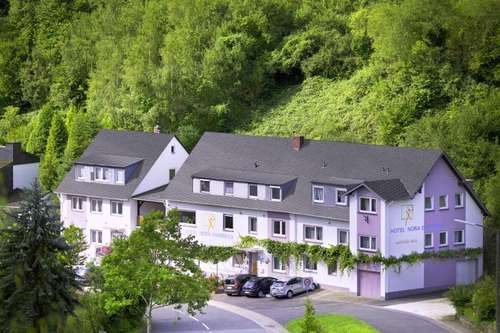 www.hotel-emmerich.com