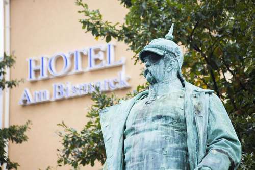 www.hotel-am-bismarck.de