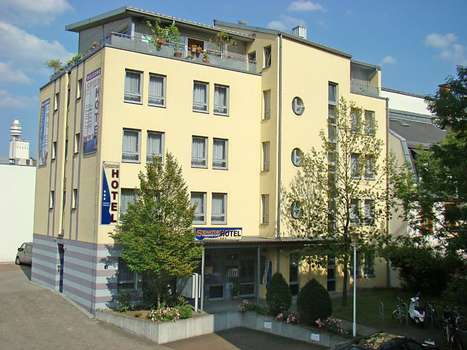 www.senatorhotelfrankfurt.de