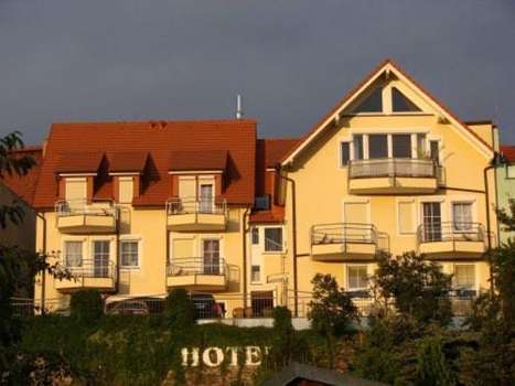 www.hotel-am-schloss.eu