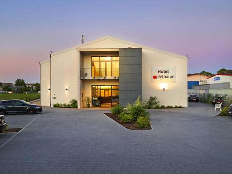 www.hotelapfelbaum.de