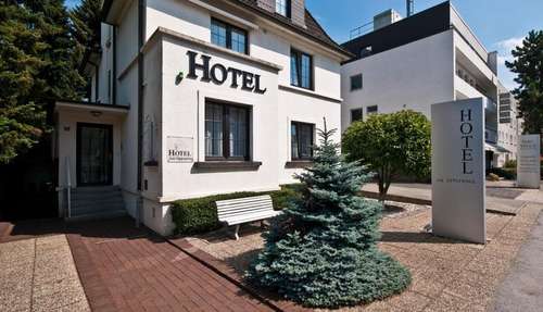 www.hotel-am-oppspring.de